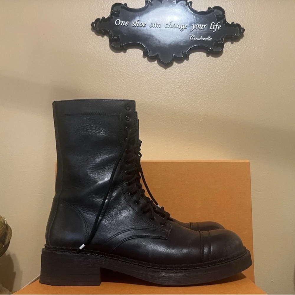Steve Madden Crimson BlackDistressed Leather Combat Women's Boots - Size 11